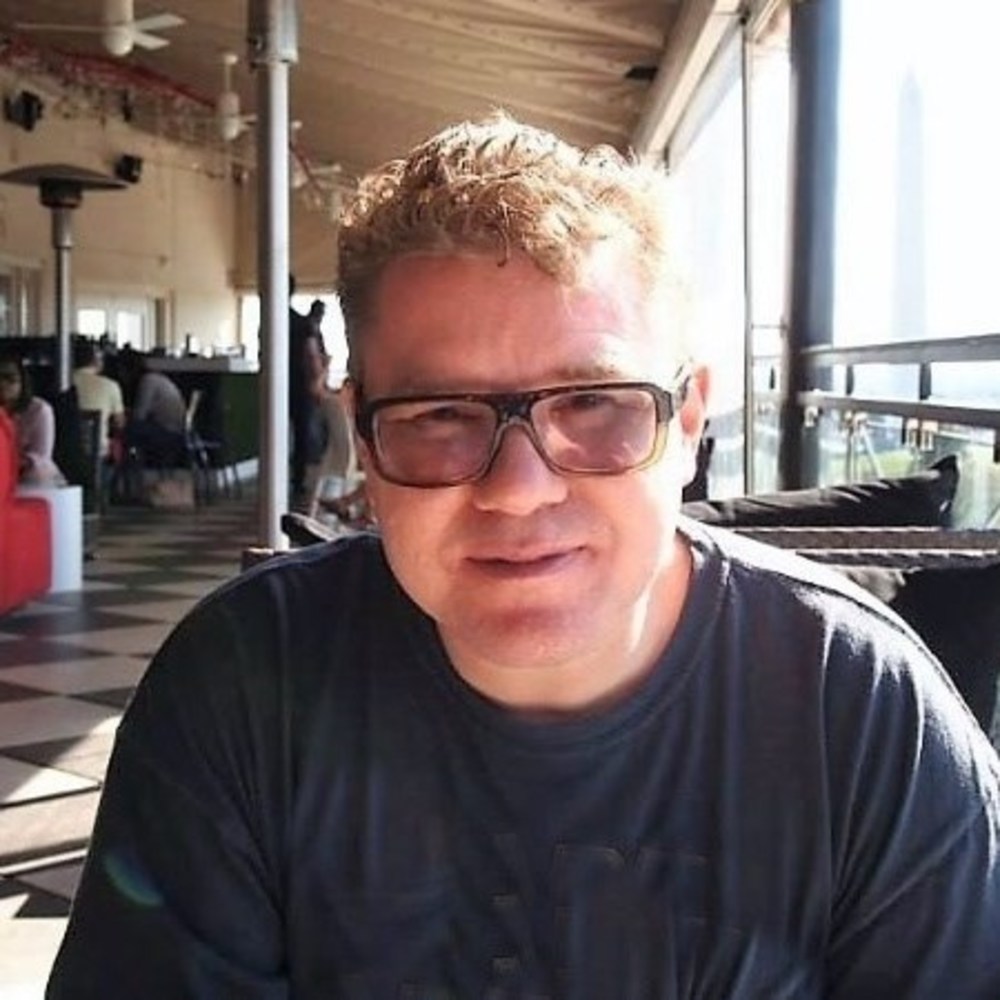 Meet your Posher, Dustin